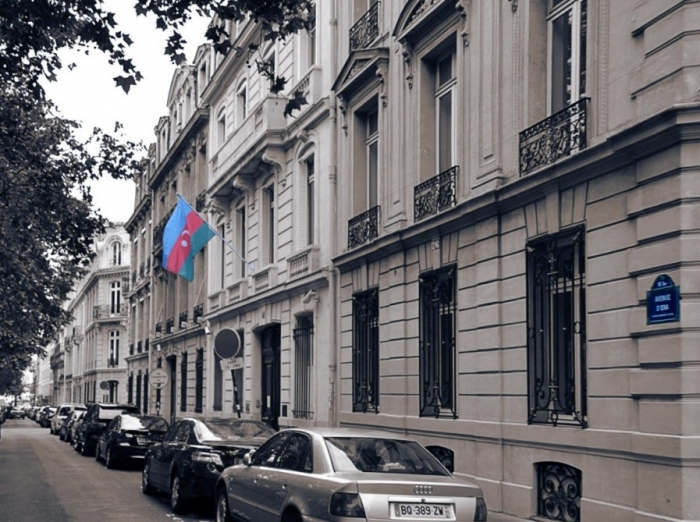 La Embajada de Azerbaiyán en Francia organiza un servicio consular móvil