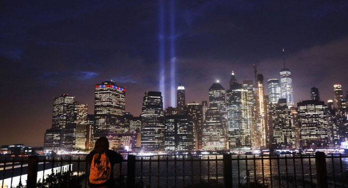 Nueva York recuerda el 11S con dos torres de luz gemelas