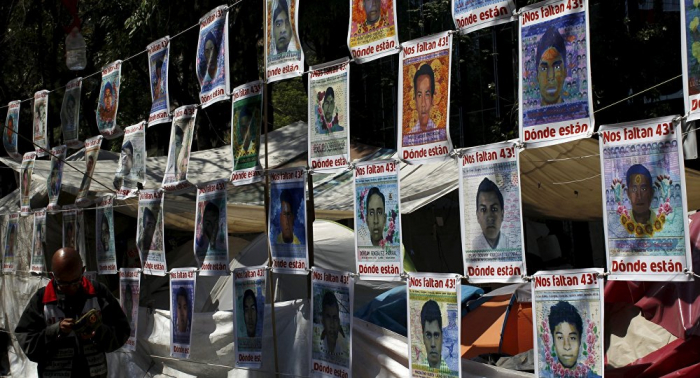 Presidente mexicano promete encontrar a 43 estudiantes desaparecidos hace casi 5 años