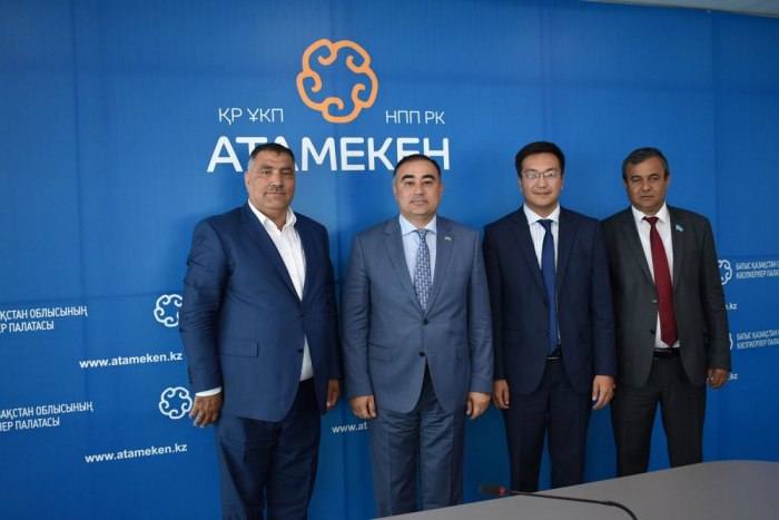   Cooperación entre Azerbaiyán y Kazajstán  