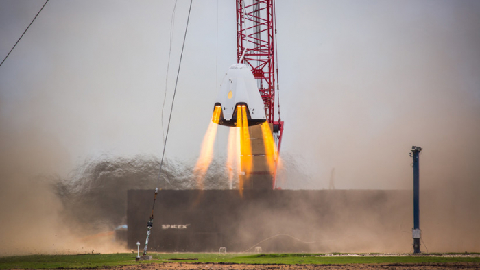 SpaceX realiza más de 700 pruebas de los propulsores SuperDraco de su 