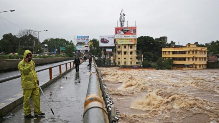  At least 12 dead, dozens missing as tour boat capsizes in India  