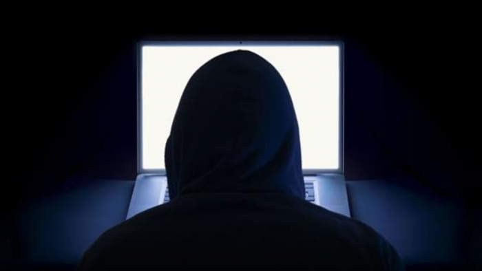 Reino Unido quiere usar la Inteligencia Artificial para atrapar a los pedófilos en Internet