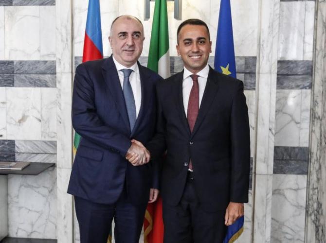  Ministro de Asuntos Exteriores de Azerbaiyán se reúne con su homólogo italiano 