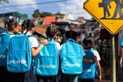 Más de 300.000 niños reciben material educativo de UNICEF para seguir en la escuela en Venezuela