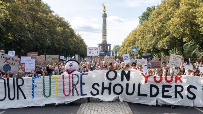 Germany plans €54bn climate deal amid 500 protests