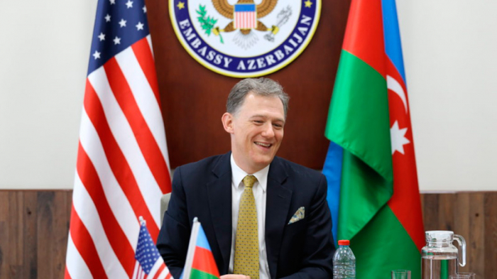     George Kent  :"Apoyamos los proyectos estratégicos de Azerbaiyán"  