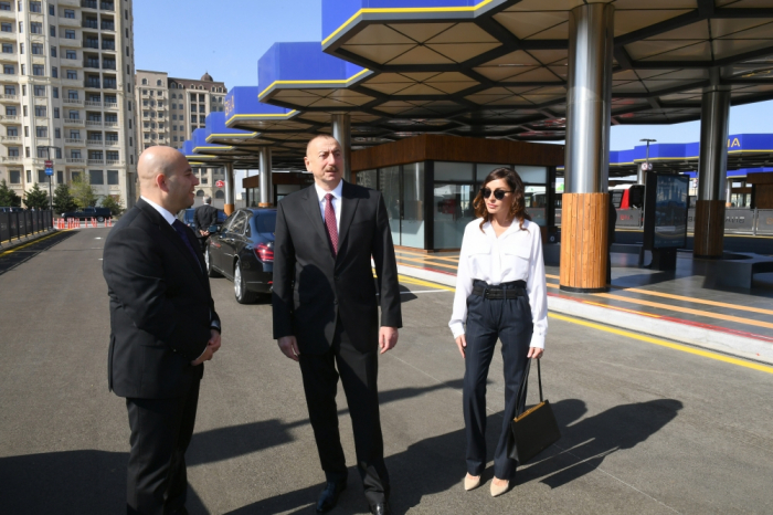 Prezident yeni avtobuslara baxdı, Vüsal Kərimliyə suallar verdi -  VİDEO  