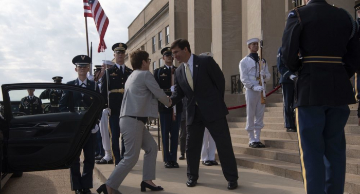   Trumps Kriegs-Klima – Kramp-Karrenbauer zum Befehlsempfang in Washington  