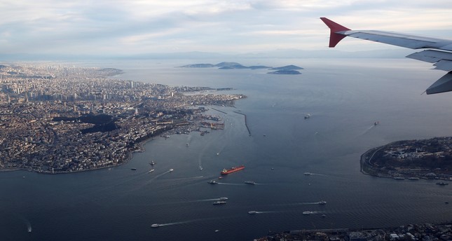  Powerful magnitude 5.7 tremor shakes Istanbul 