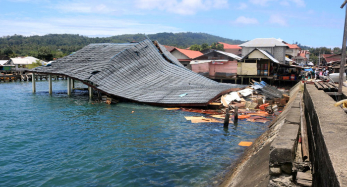  Asciende la cifra de muertos por el terremoto en Indonesia 