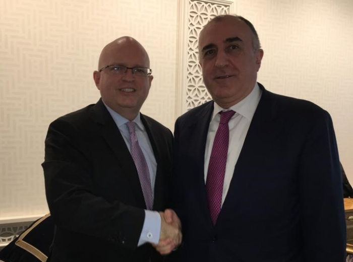   مناقشة العلاقات الأمريكية الأذربيجانية  