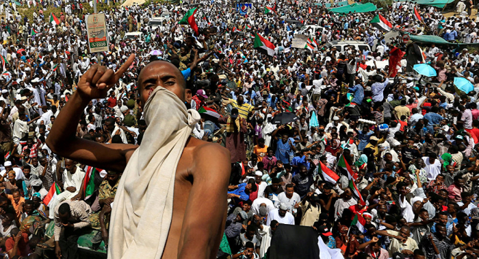 تجمع المهنيين السوداني يعلن عن بدء مسيرات مليونية نحو القصر الجمهوري