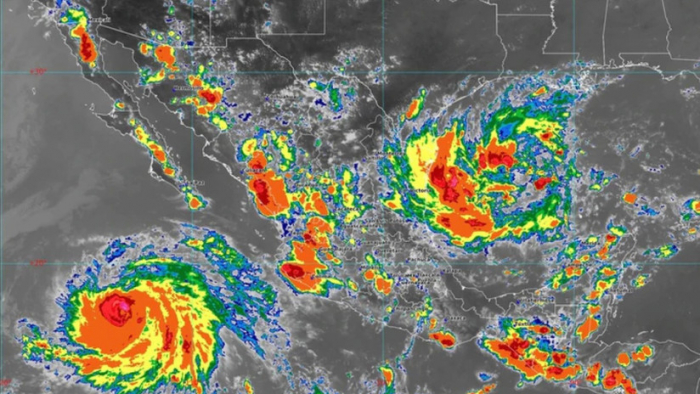 La tormenta tropical Fernando toca tierra en México