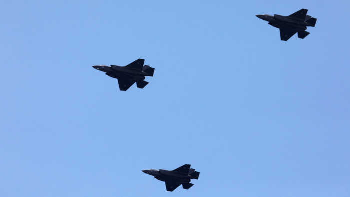 Aviones israelíes lanzan ataques contra 15 objetivos en Gaza