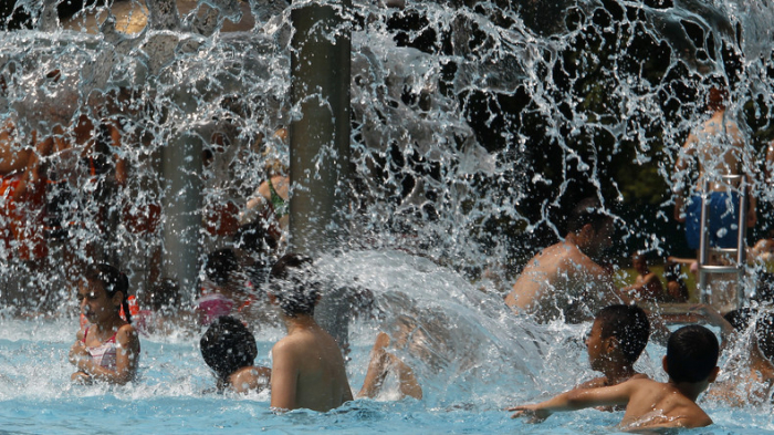 Bericht zu Schwimmbad-Chaos: Personal flüchtete vor Hunderten Störern