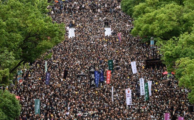 Hong Kong students boycott classes on school year