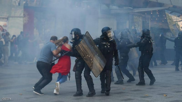 تظاهرات باريس.. اعتقال العشرات وتفريق المحتجين بـ"الغاز"