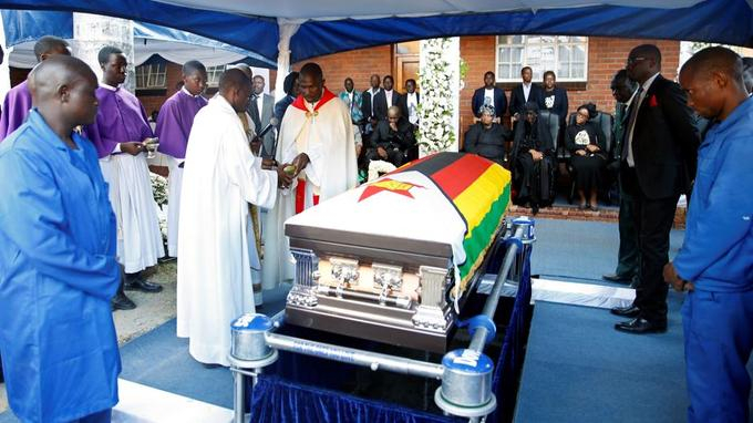 Zimbabwe : Robert Mugabe inhumé dans son village natal