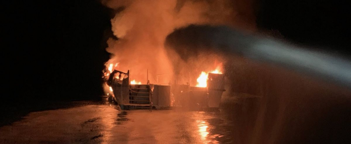   Etats-Unis:   un bateau prend feu en Californie, au moins 25 morts