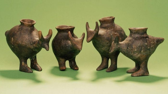  Les bébés de la préhis­toire buvaient du lait dans ces bibe­rons en forme d’ani­maux 