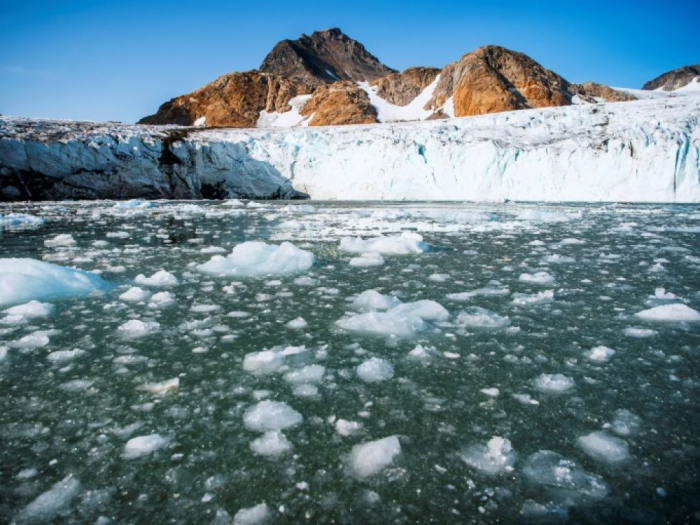 Le changement climatique pèse lourd sur les océans et les glaces