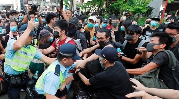هونغ كونغ تحذر من التدخل الأجنبي في الأزمة