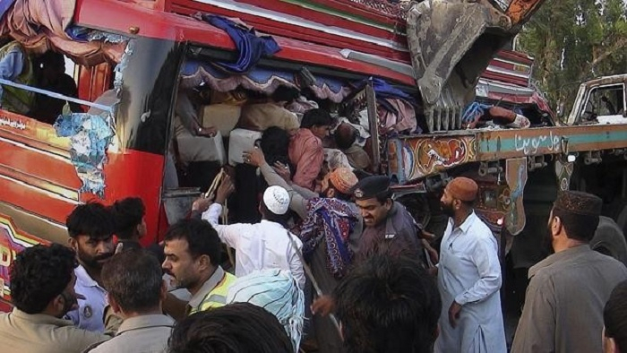 Pakistanda avtobus qəzası:    26 ölü, 12 yaralı     
