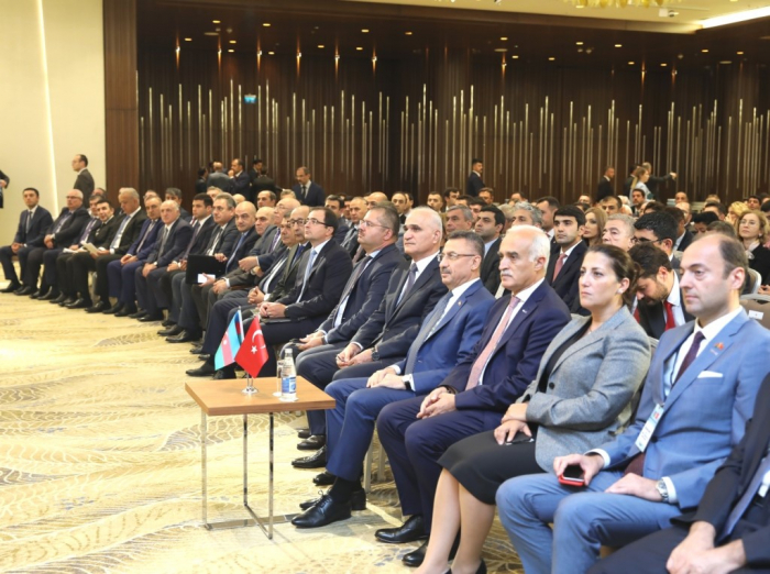 Azərbaycan-Türkiyə biznes forumu keçirilib  
