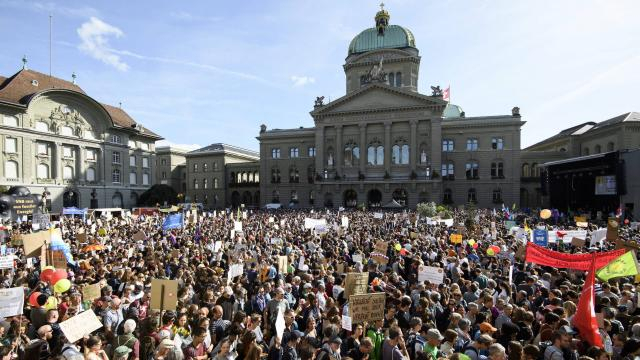 Suisse: 100.000 personnes à la marche «pour le climat»