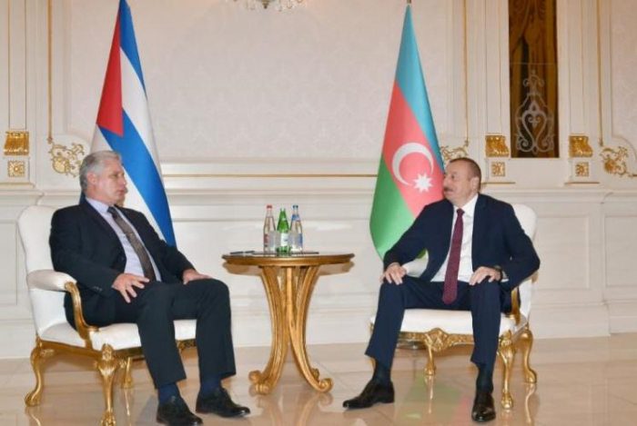  Presidente de Azerbaiyán se encuentra con su homólogo cubano 