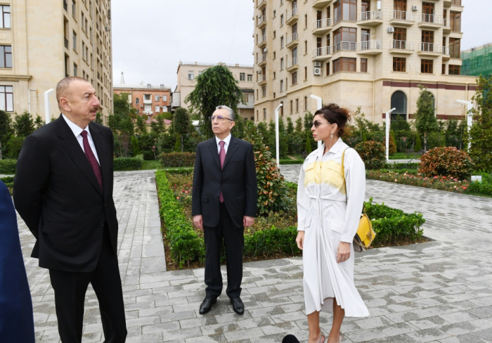  Im Stadtteil Nasimi von Baku neuer Park eröffnet 