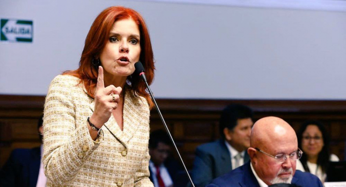 Mercedes Aráoz renuncia a la Presidencia interina de Perú