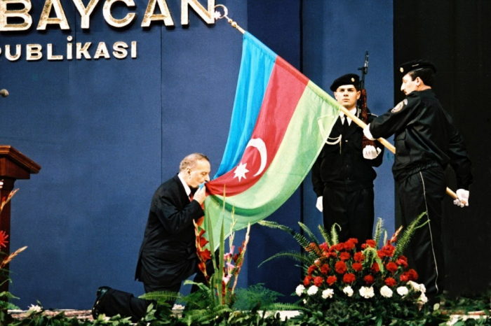   La elección de Heydar Aliyev como Presidente de Azerbaiyán ha supuesto el inicio de una nueva etapa en la historia de Azerbaiyán  