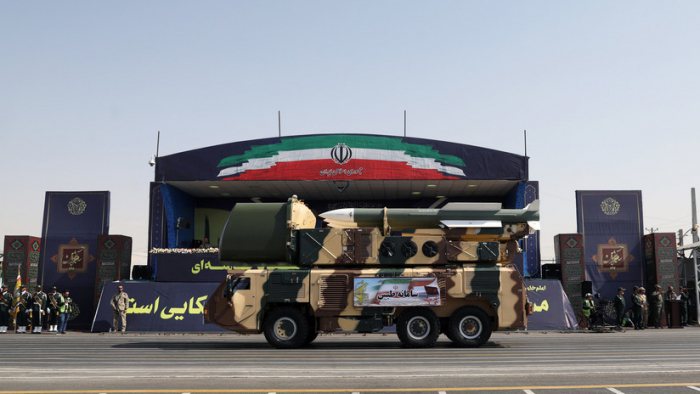  VIDEO: El Ejército iraní presenta nuevos vehículos tácticos blindados y robots militares inteligentes