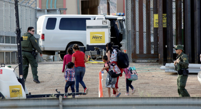 Trump suspende entrada a EEUU de inmigrantes que carecen de seguro médico