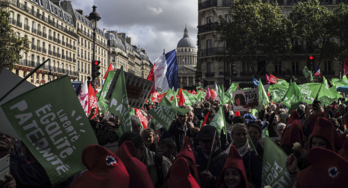   Paris:  Tausende protestieren gegen künstliche Befruchtung von Lesben und alleinerziehenden Müttern 