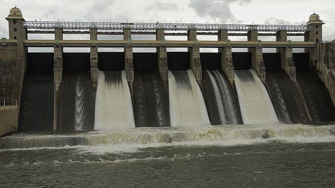Indian selfie deaths: Four drown in reservoir in Tamil Nadu