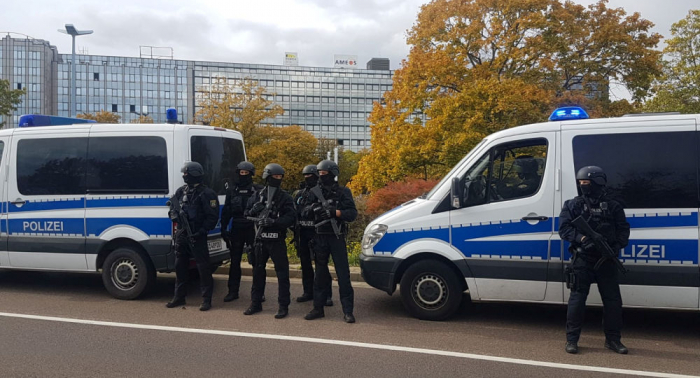     Angriff vor Synagoge in Halle:   Erstes Video eines Täters veröffentlicht  