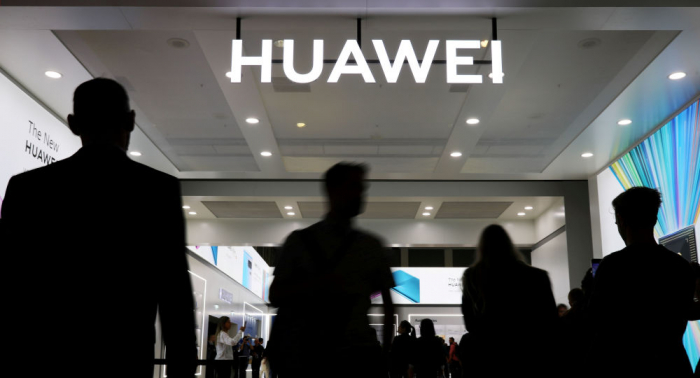 Trump da luz verde al suministro de productos no sensibles a Huawei