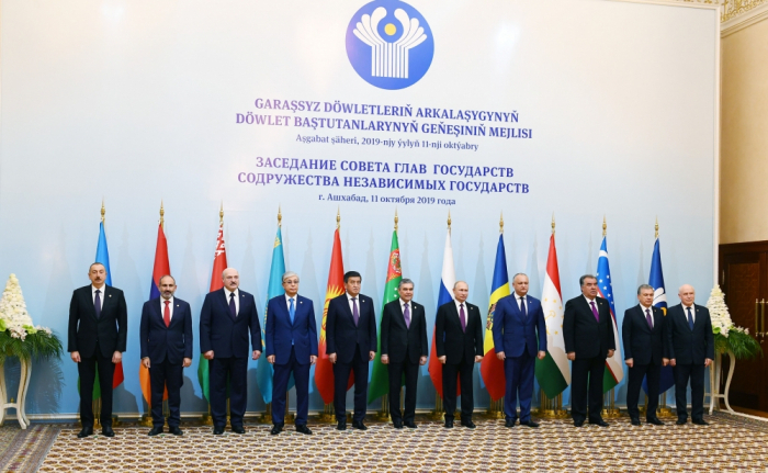  Präsident Ilham Aliyev nimmet an der Gipfel der GUS-Staatschefs in Aschgabat teil- FOTOS