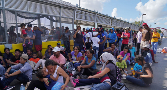 Migrantes bloquearon 12 horas puente de frontera norte de México con Texas