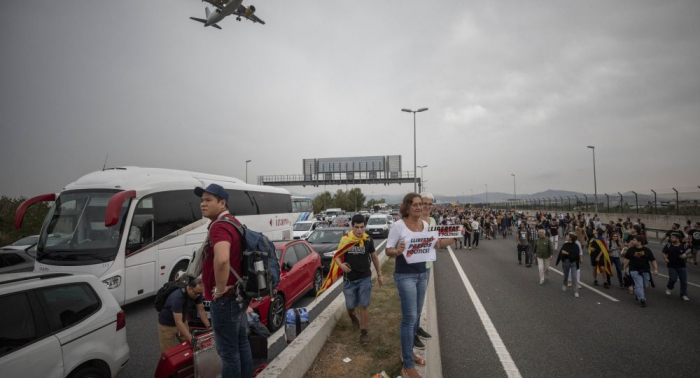  Rund 70 Flüge von Flughafen Barcelona wegen Protesten verschoben 