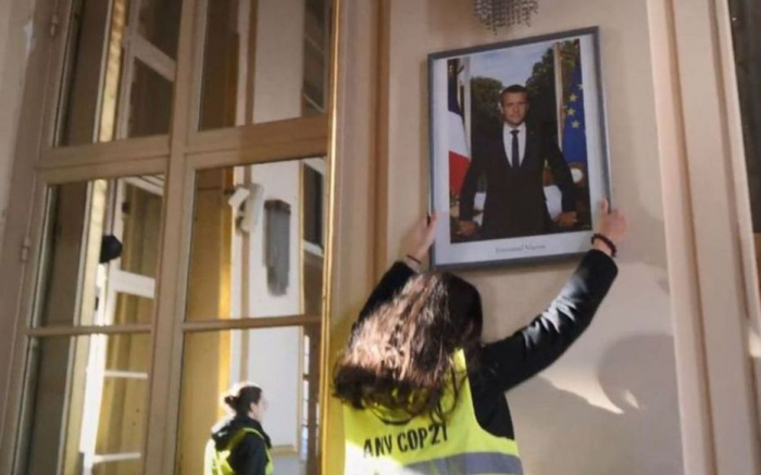 Décrochage de portraits à Paris: huit militants condamnés chacun à 500 euros d