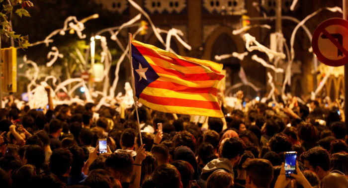     Proteste in Katalonien:   Freiheitsmärsche, Festnahmen und Verletzte –   Fotos    
