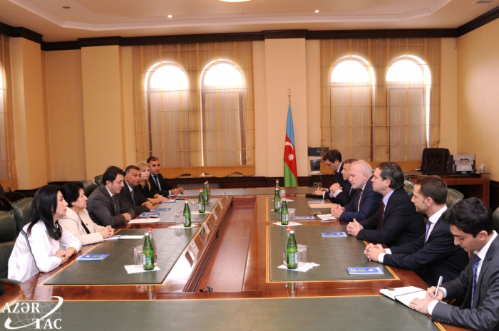  Leiter der aserbaidschanischen Gemeinde in Berg-Karabach trifft sich mit Ko-Vorsitzenden der OSZE-Minsk-Gruppe 
