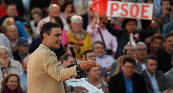 El PSOE baja en las encuestas en España mientras suben los partidos de derecha