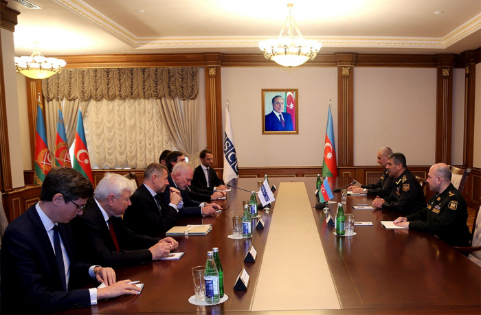   Aserbaidschanischer Verteidigungsminister empfängt die Ko-Vorsitzenden der OSZE-Minsk-Gruppe  