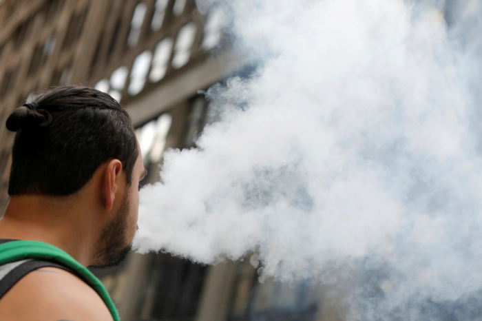 Vaping-related lung injury cases in U.S. near 1,500, with 33 deaths