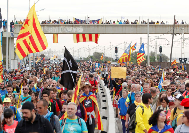 Casi 20 detenidos y más de 40 heridos en una nueva jornada de los disturbios catalanes